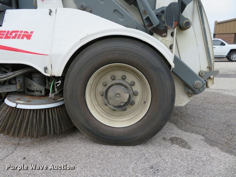 image for item DH1189 2008 Elgin Pelican NP  street sweeper