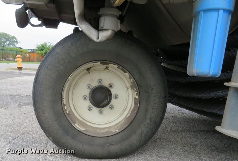 image for item DH1189 2008 Elgin Pelican NP  street sweeper