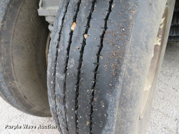 image for item DH1189 2008 Elgin Pelican NP  street sweeper