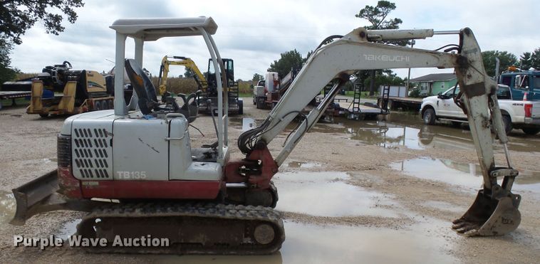 image for item DH3920 2006 Takeuchi TB135  mini excavator