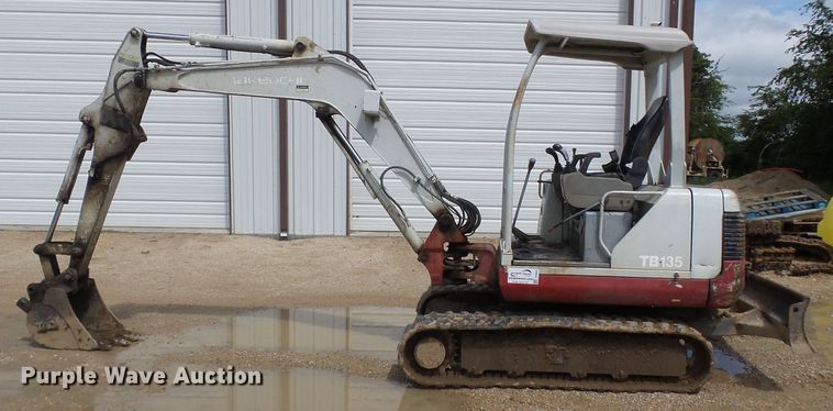 image for item DH3920 2006 Takeuchi TB135  mini excavator