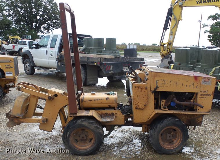 image for item DH3925 Case Maxi Sneaker Series B  cable plow