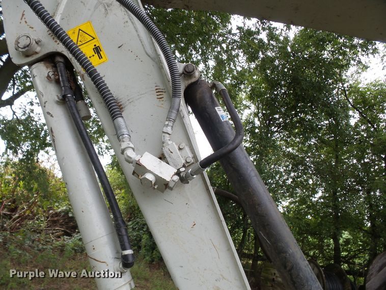 image for item DH3927 2015 Takeuchi TB260  mini excavator