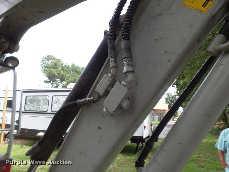 image for item DH3927 2015 Takeuchi TB260  mini excavator