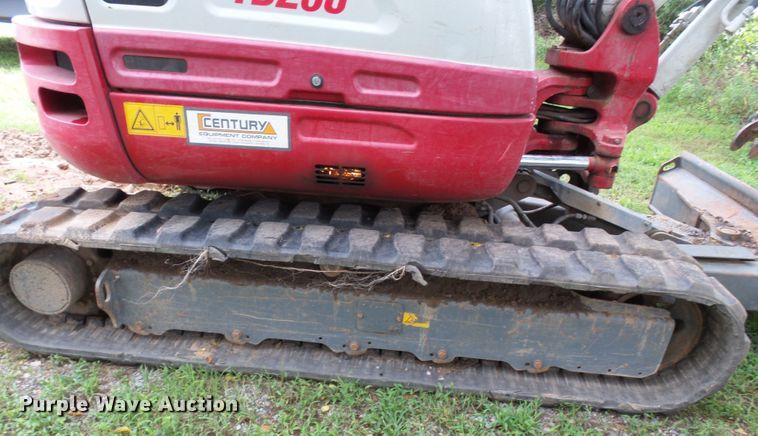 image for item DH3927 2015 Takeuchi TB260  mini excavator