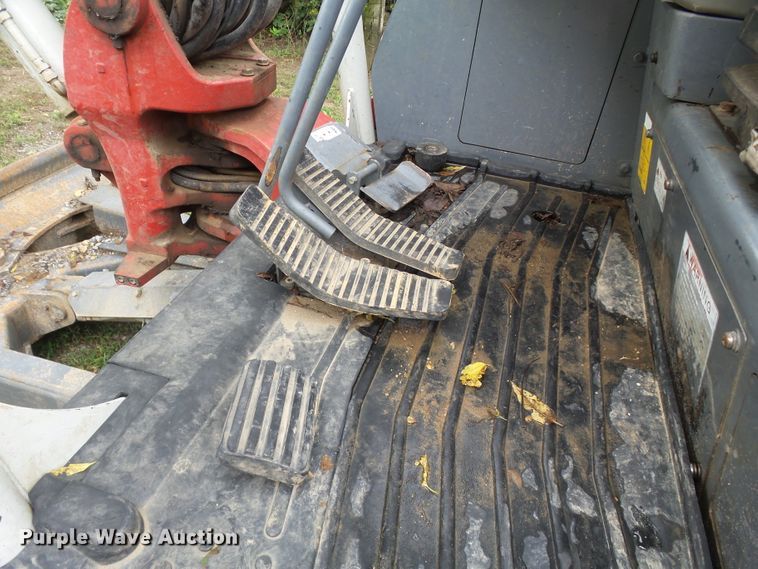 image for item DH3927 2015 Takeuchi TB260  mini excavator