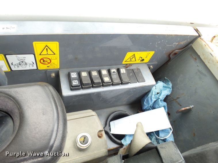 image for item DH3927 2015 Takeuchi TB260  mini excavator