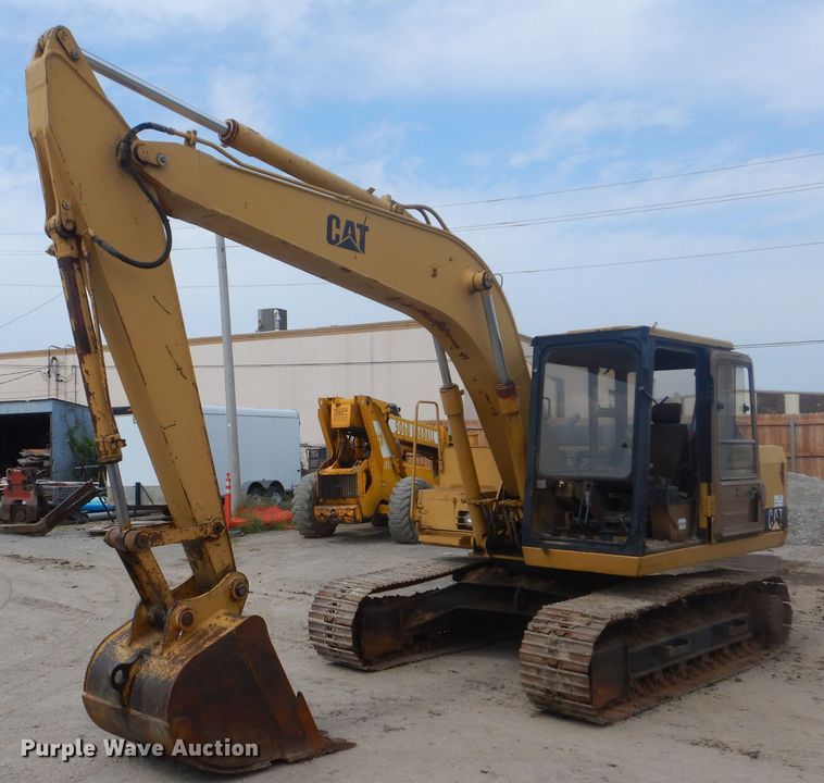 image for item DI0402 1990 Caterpillar E120B  excavator