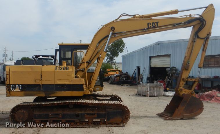 image for item DI0402 1990 Caterpillar E120B  excavator
