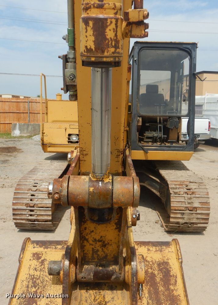 image for item DI0402 1990 Caterpillar E120B  excavator