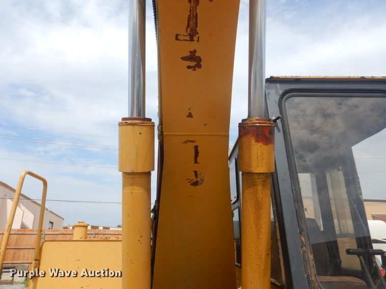 image for item DI0402 1990 Caterpillar E120B  excavator