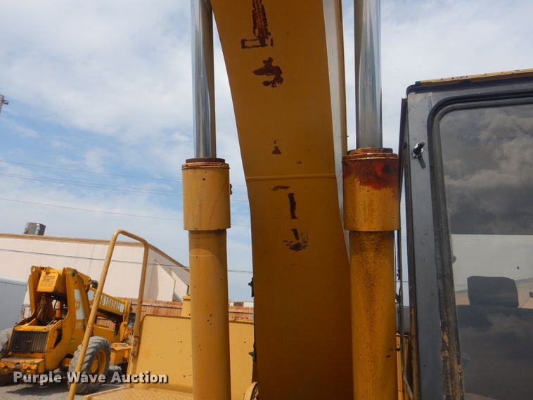 image for item DI0402 1990 Caterpillar E120B  excavator