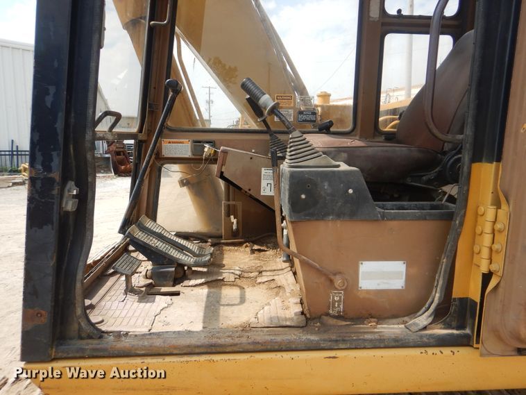 image for item DI0402 1990 Caterpillar E120B  excavator