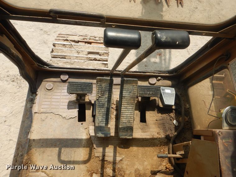 image for item DI0402 1990 Caterpillar E120B  excavator