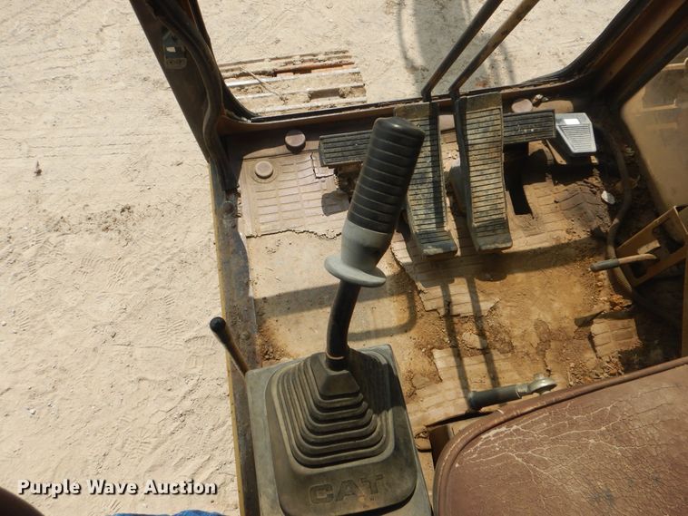 image for item DI0402 1990 Caterpillar E120B  excavator