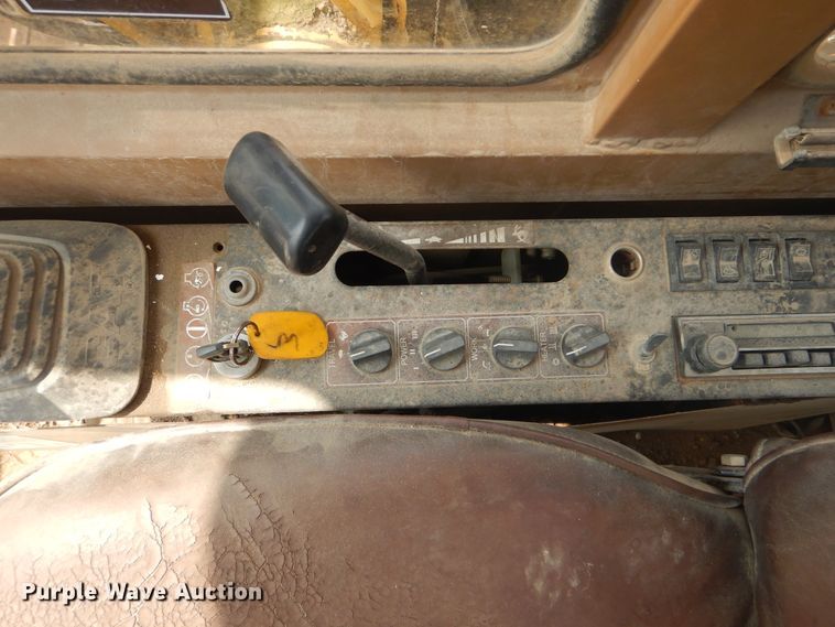 image for item DI0402 1990 Caterpillar E120B  excavator