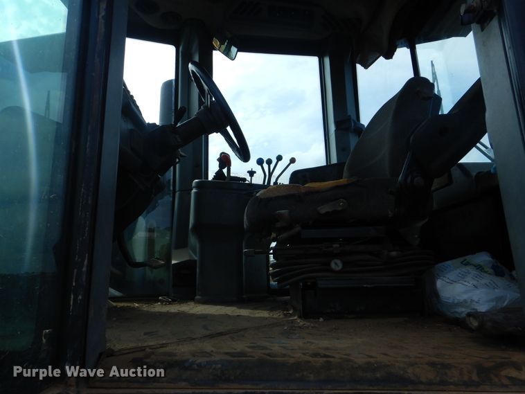 image for item DI0403 1997 New Holland 9482 Versatile  4WD tractor