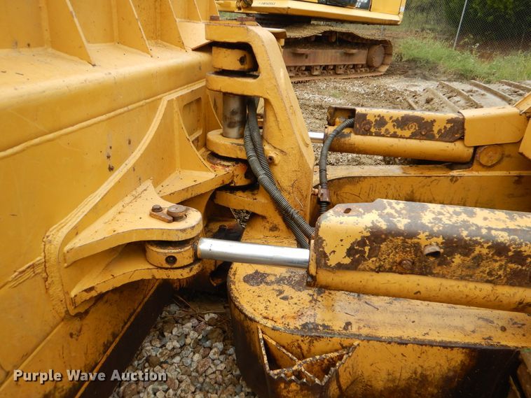 image for item DI0429 2004 Caterpillar D6N LGP  dozer