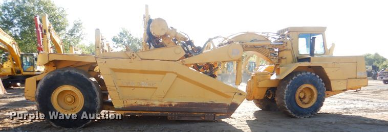 image for item DI0432 1981 John Deere 862  elevating scraper