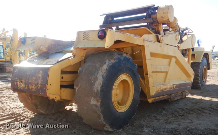 image for item DI0432 1981 John Deere 862  elevating scraper