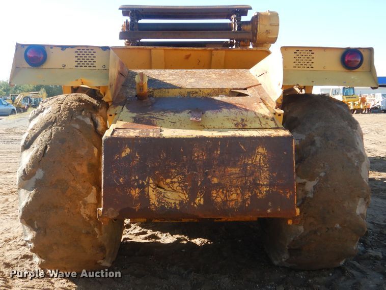 image for item DI0432 1981 John Deere 862  elevating scraper