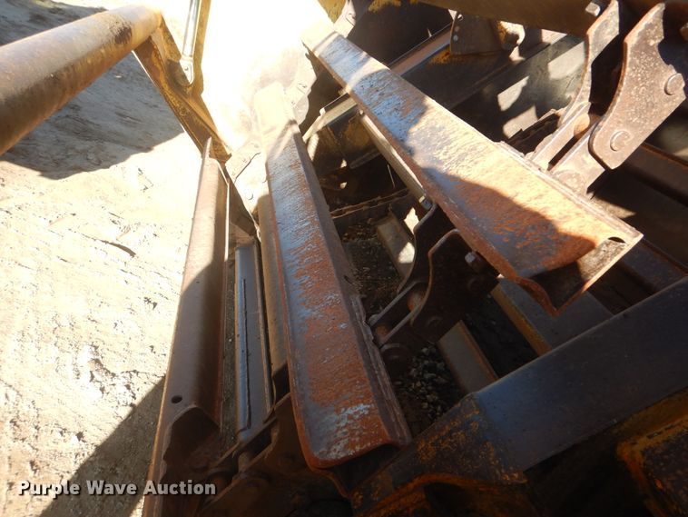 image for item DI0432 1981 John Deere 862  elevating scraper