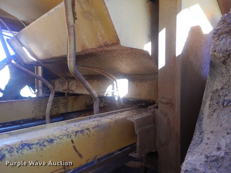 image for item DI0432 1981 John Deere 862  elevating scraper