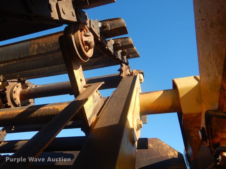 image for item DI0432 1981 John Deere 862  elevating scraper