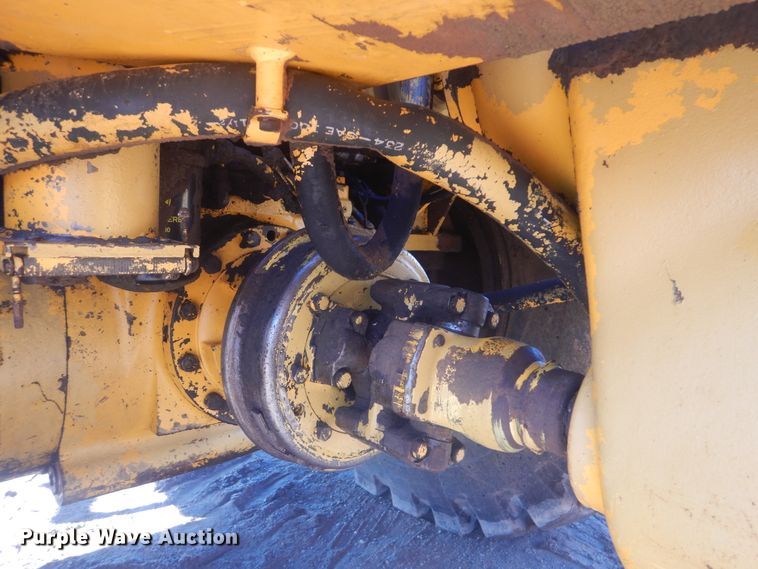 image for item DI0432 1981 John Deere 862  elevating scraper