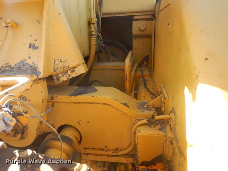 image for item DI0432 1981 John Deere 862  elevating scraper