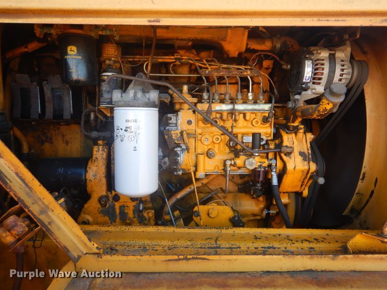 image for item DI0432 1981 John Deere 862  elevating scraper