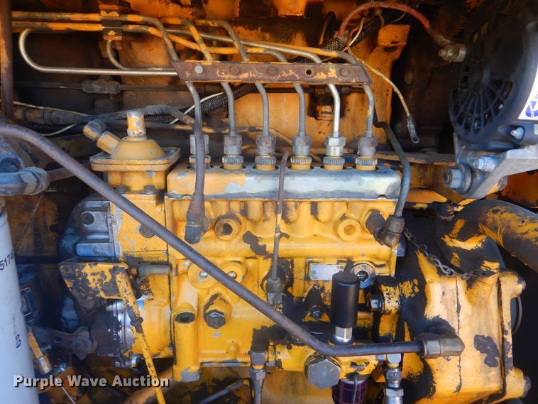 image for item DI0432 1981 John Deere 862  elevating scraper