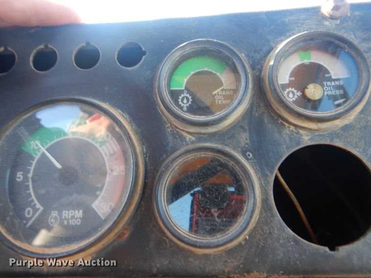 image for item DI0432 1981 John Deere 862  elevating scraper