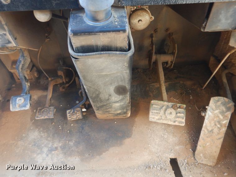 image for item DI0432 1981 John Deere 862  elevating scraper