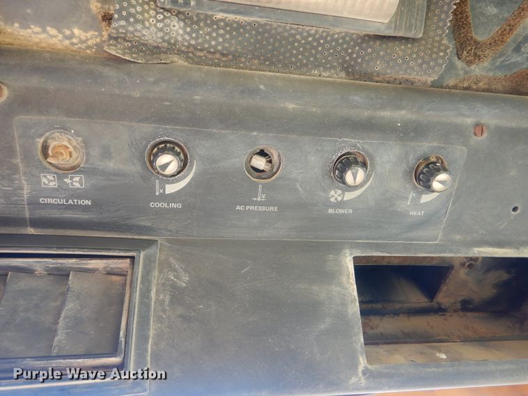 image for item DI0432 1981 John Deere 862  elevating scraper