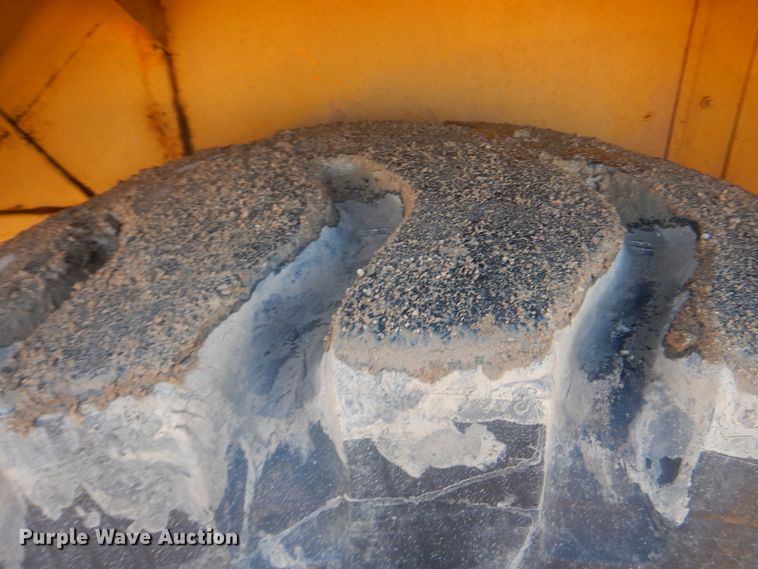 image for item DI0432 1981 John Deere 862  elevating scraper