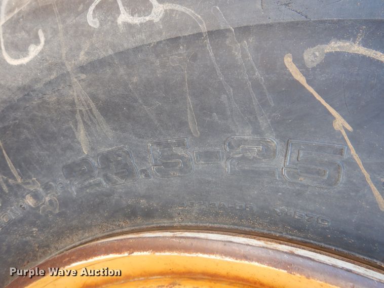 image for item DI0432 1981 John Deere 862  elevating scraper