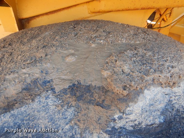 image for item DI0432 1981 John Deere 862  elevating scraper