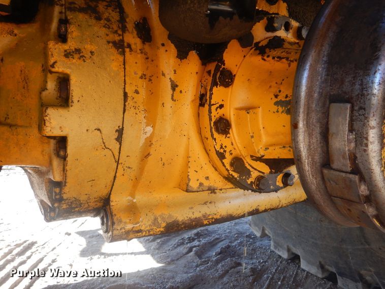 image for item DI0432 1981 John Deere 862  elevating scraper