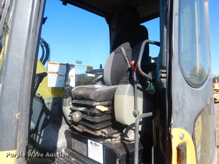 image for item DI0433 2011 Komatsu PC138USLC-8  excavator