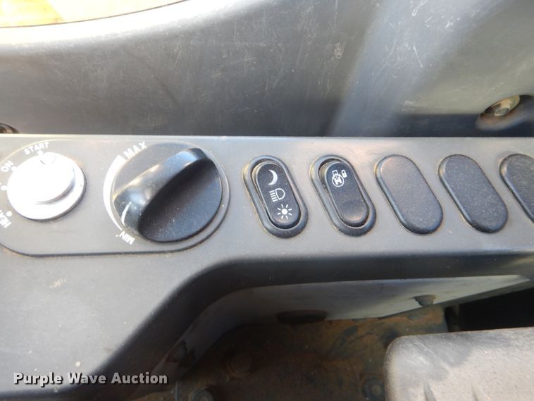 image for item DI0433 2011 Komatsu PC138USLC-8  excavator