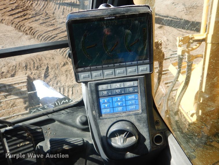 image for item DI0433 2011 Komatsu PC138USLC-8  excavator