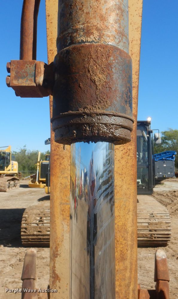 image for item DI0434 2013 Caterpillar 320EL  long reach excavator