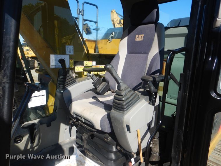 image for item DI0434 2013 Caterpillar 320EL  long reach excavator