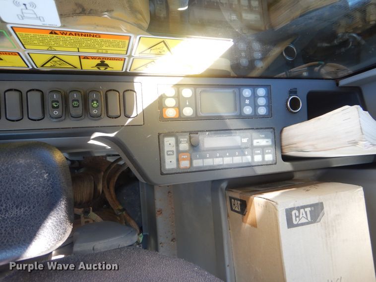 image for item DI0434 2013 Caterpillar 320EL  long reach excavator