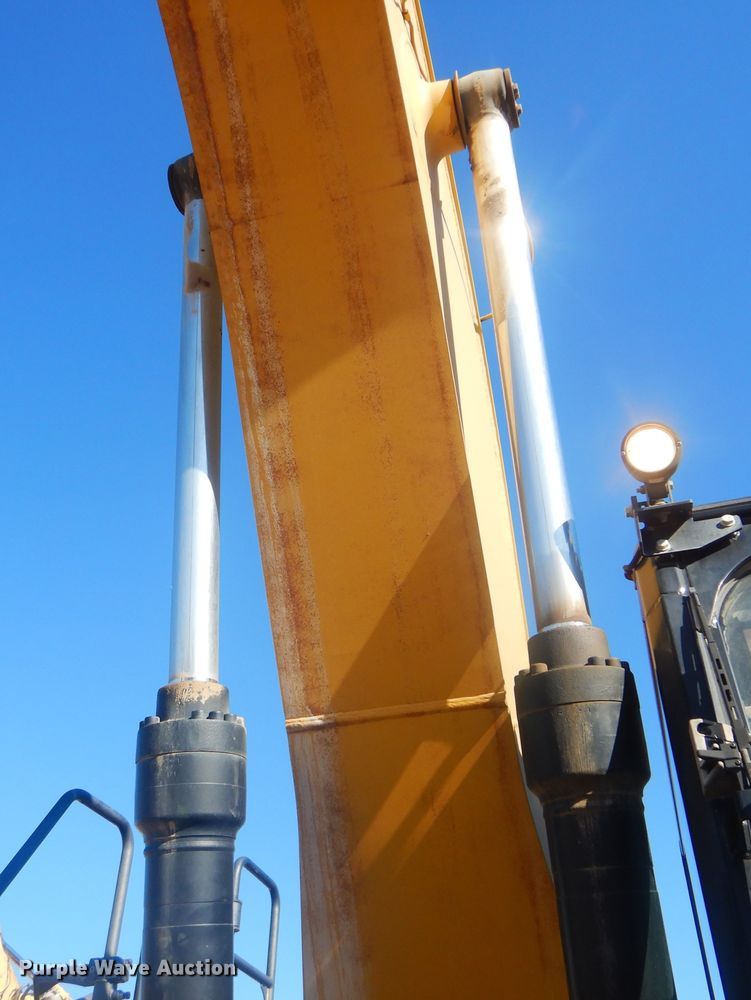 image for item DI0434 2013 Caterpillar 320EL  long reach excavator