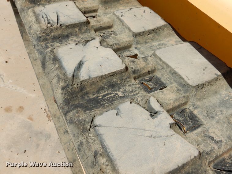 image for item DI3499 2012 Gehl RT175  tracked skid steer loader