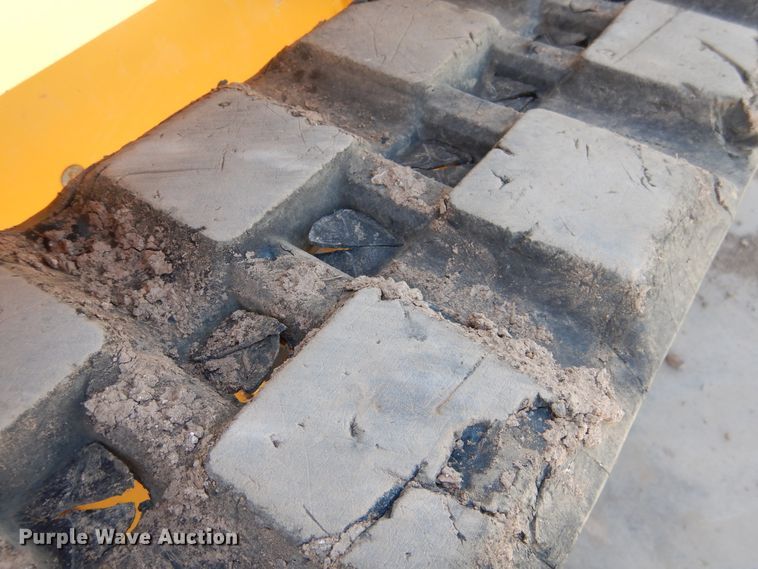 image for item DI3499 2012 Gehl RT175  tracked skid steer loader