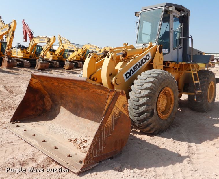 image for item DI3502 2000 Daewoo Mega 300 III  wheel loader