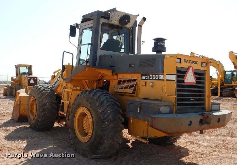 image for item DI3502 2000 Daewoo Mega 300 III  wheel loader